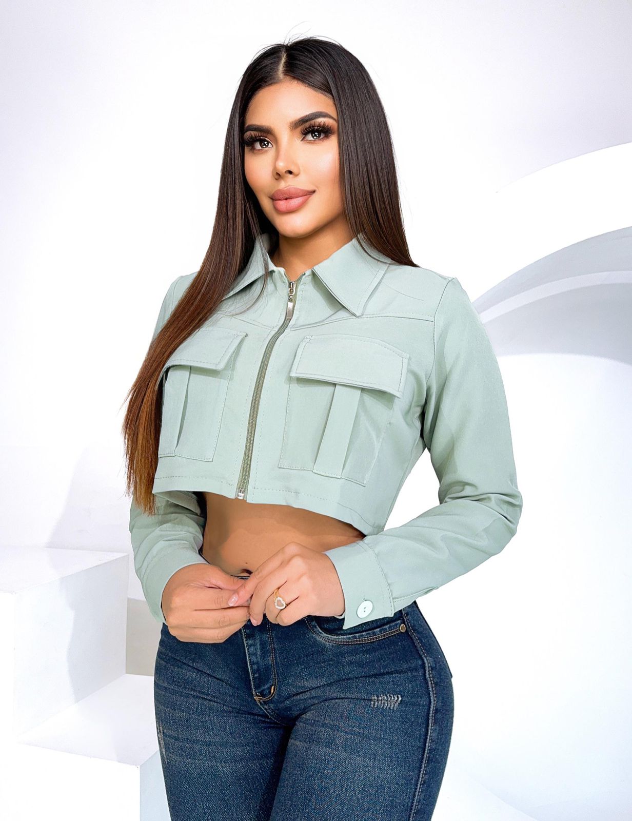 Chaqueta tipo crop para dama